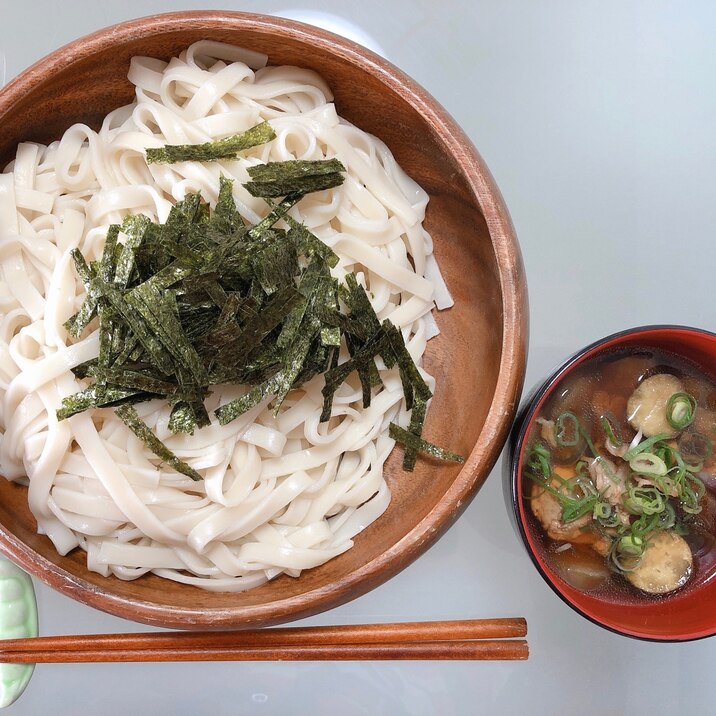 なすと豚肉のつけだれで食べるきしめん